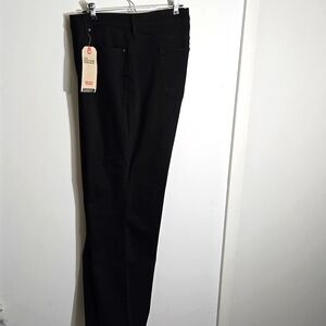 NWT Levi's 724 High Rise Straight Black Jeans